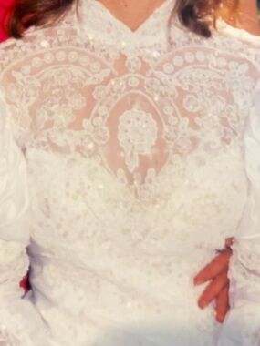 Elegant White Lace Long-Sleeve Dress